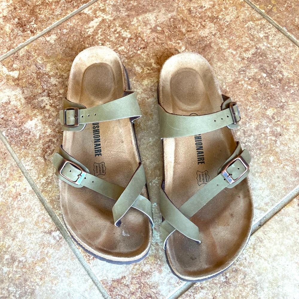 Leather strap cork bed sandal
